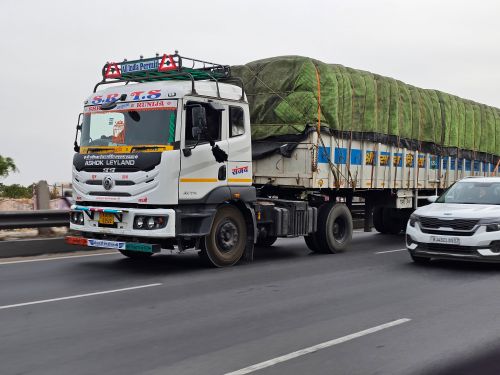 Car Dealers • Freight & Courier • Taxi & Truck Operators